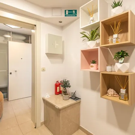 Classy W Terrace@teniscourt Apartament