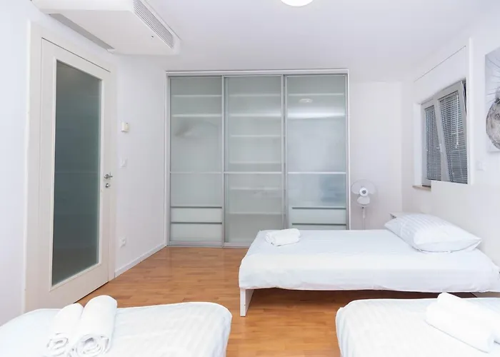 Classy W Terrace@teniscourt