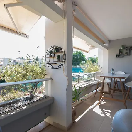 Classy W Terrace@teniscourt Apartment *