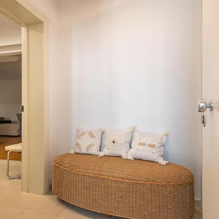 Classy W Terrace@teniscourt Apartment Split