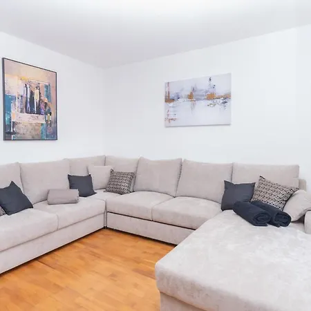 Classy W Terrace@teniscourt 公寓 斯普利特