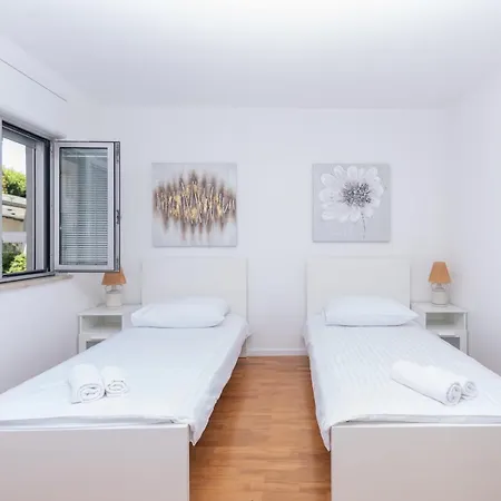 Classy W Terrace@teniscourt 斯普利特